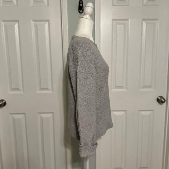 All Row Gray Fuzzy Sweater Size Medium - Picture 4 of 5